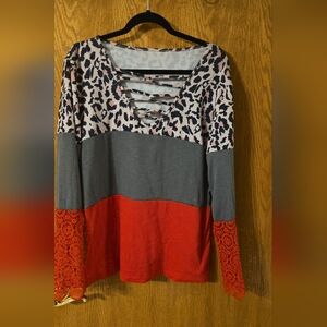 2XL Red Gray Colorblock Leopard Looped Neckline Lace Cuff Worn Once